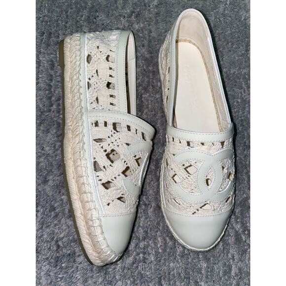 Chanel 20S Beige Ivory Patent Leather CC Logo Espadrille Slip On Ballet Flat 38 - Picture 2 of 9